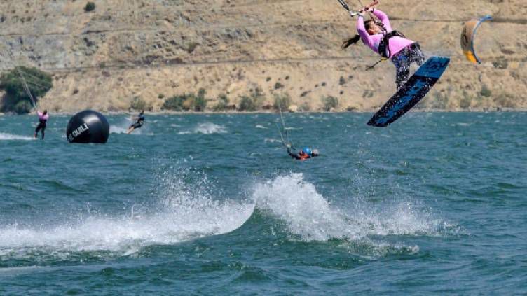 Kitesurf acrobático